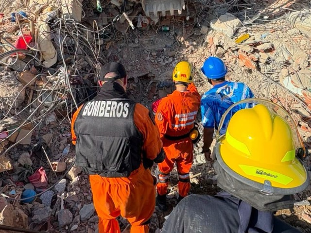 La misi�n humanitaria argentina rescat� con vida a dos menores